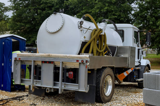 Best Portable restroom trailer rental  in Bridgeport, IL